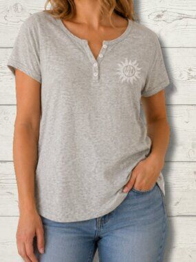 Roxy Grey & White T-Shirt – NWT – Women’s Large